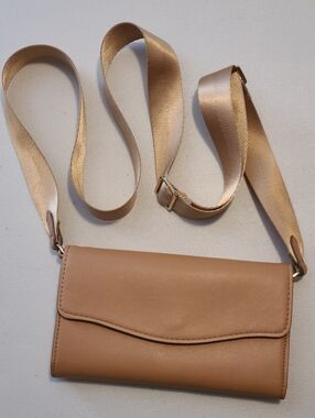 NEW Convertible Crossbody Purse Clutch Wallet Smart Phone ~ Caramel Tan Beige